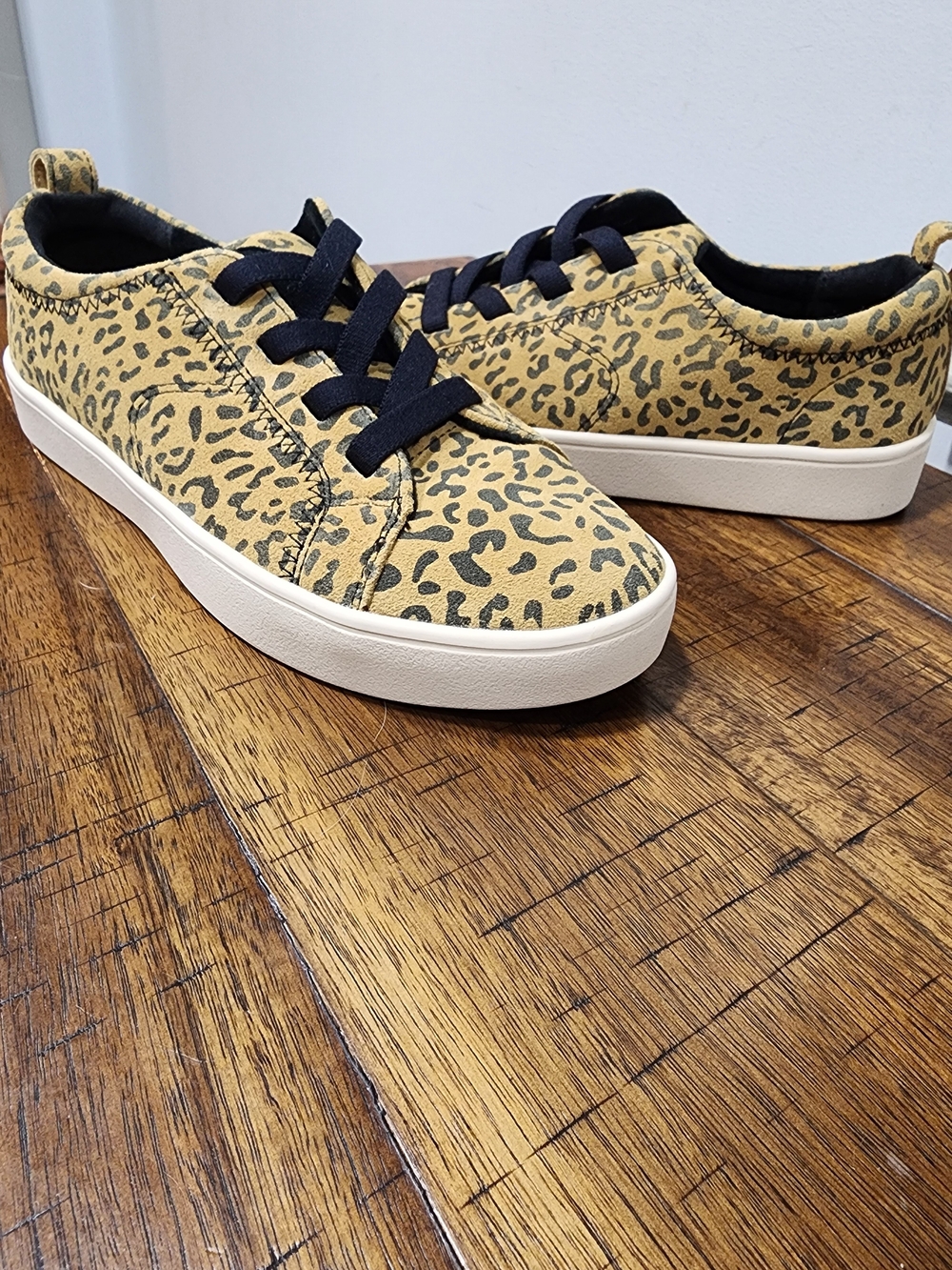 REVITALIGN Leopard-Print Low Top Sneakers - Tan & Black